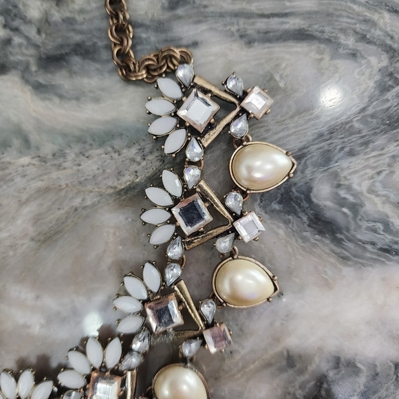 Vintage Cream and Crystal Floral Statement Necklace - Picture 4 of 8